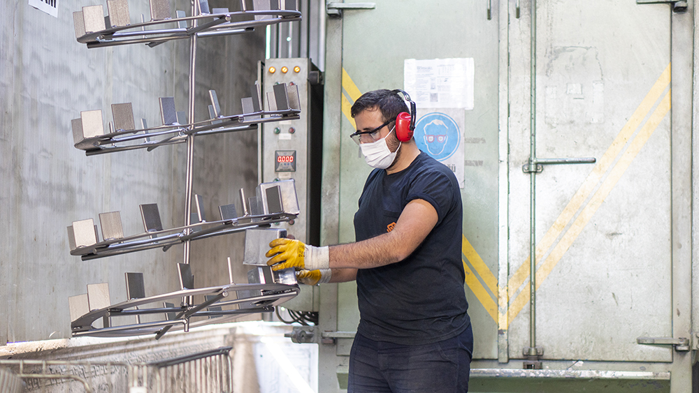 Sand Blasting & Deburring & Surface Treatment